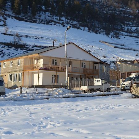 Guesthouse Qarim Mestia Eksteriør billede