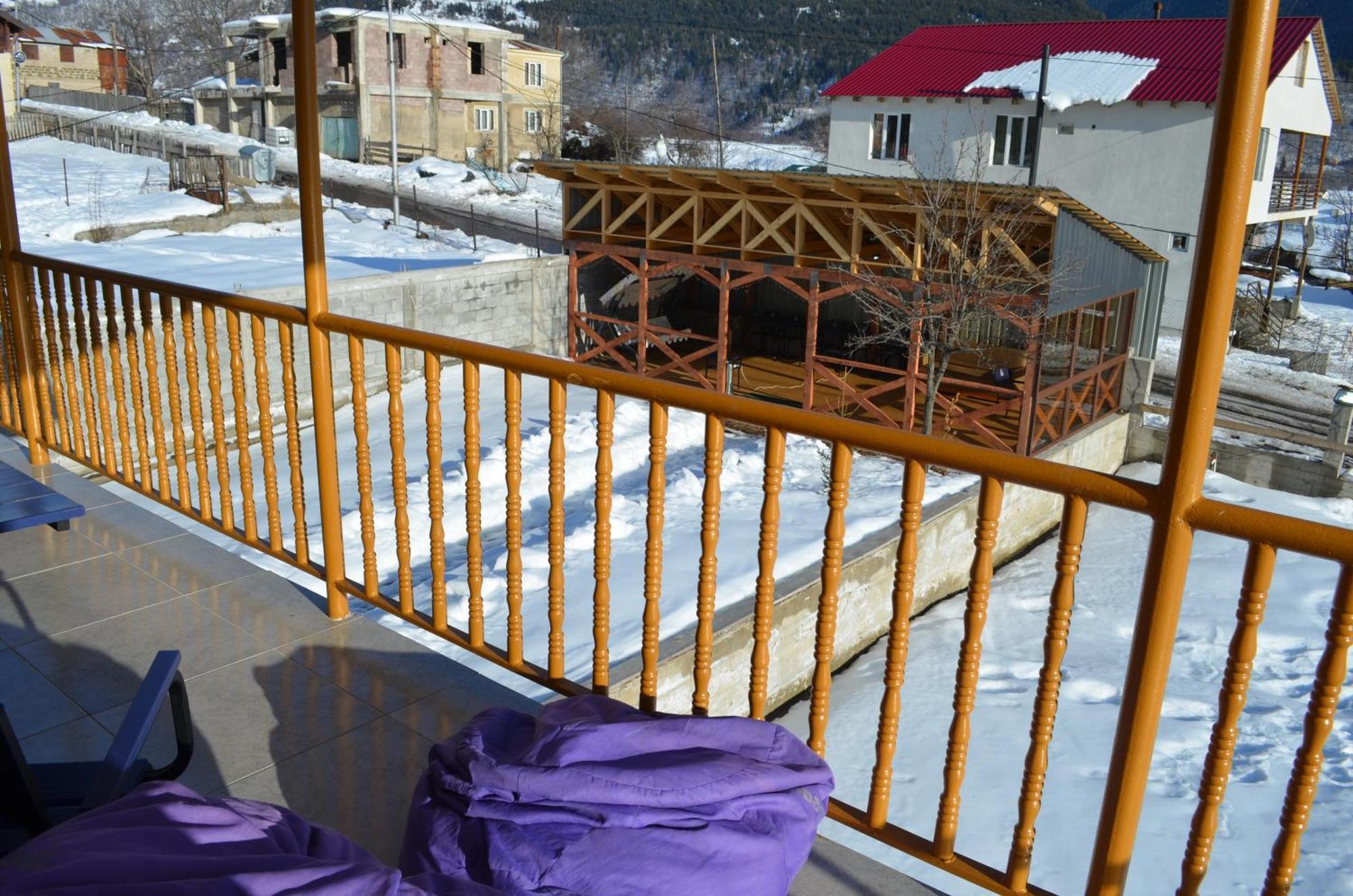 Guesthouse Qarim Mestia Eksteriør billede