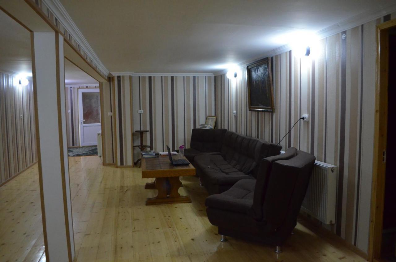Guesthouse Qarim Mestia Eksteriør billede