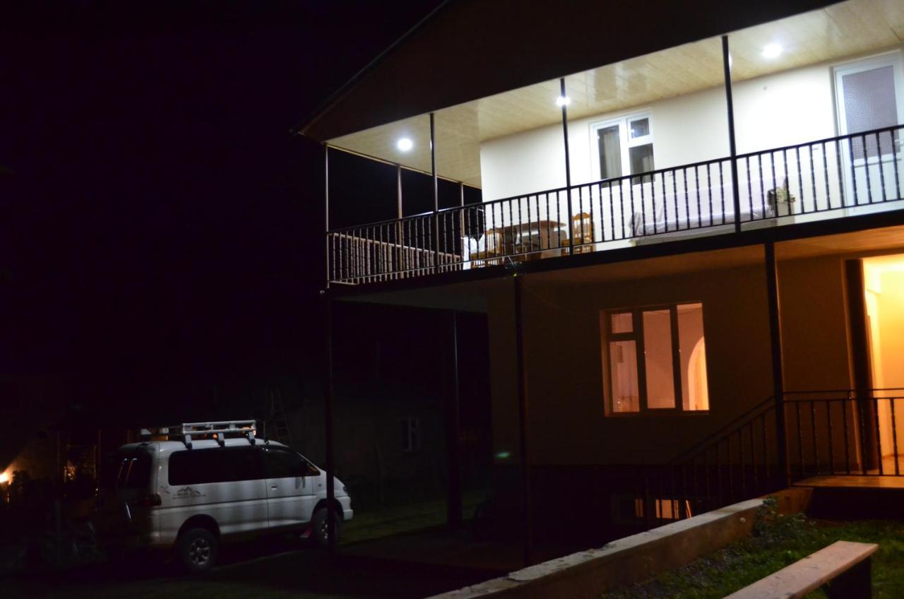 Guesthouse Qarim Mestia Eksteriør billede