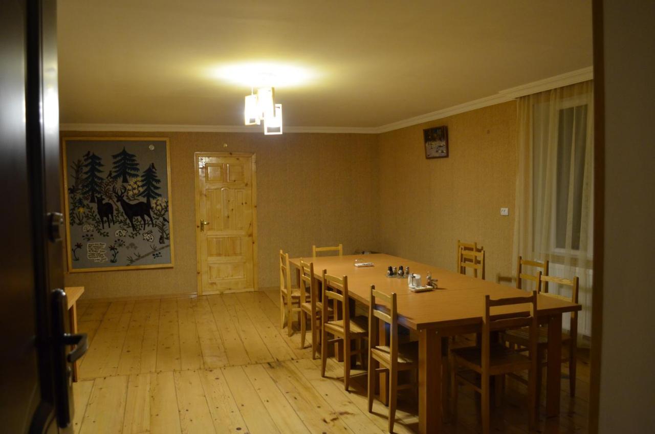 Guesthouse Qarim Mestia Eksteriør billede