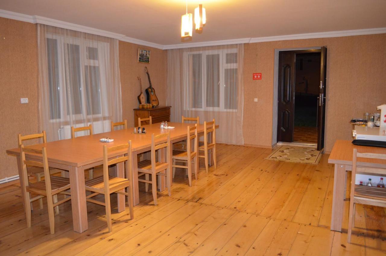 Guesthouse Qarim Mestia Eksteriør billede