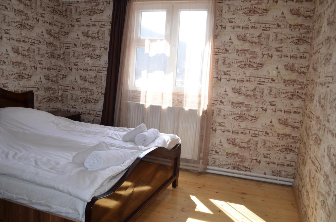 Guesthouse Qarim Mestia Eksteriør billede