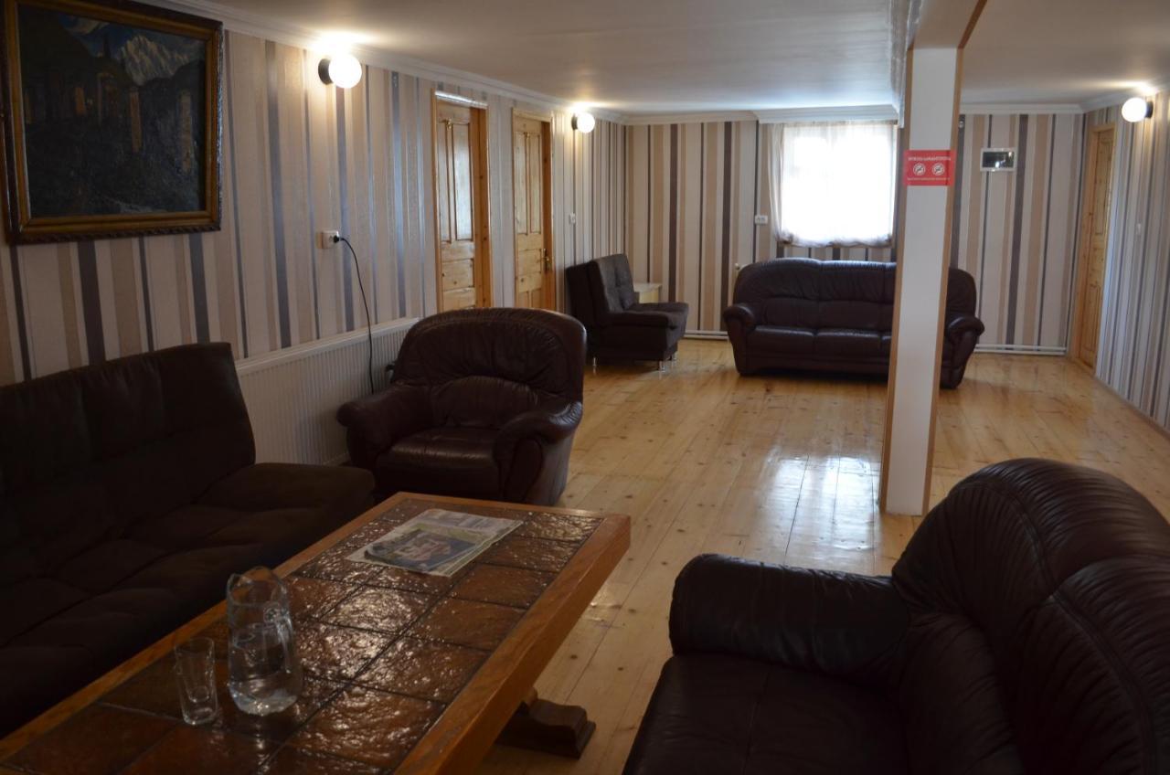 Guesthouse Qarim Mestia Eksteriør billede